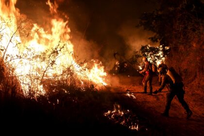 Caiado decreta situação de emergência em 20 municípios e encaminha projeto de lei contra queimadas